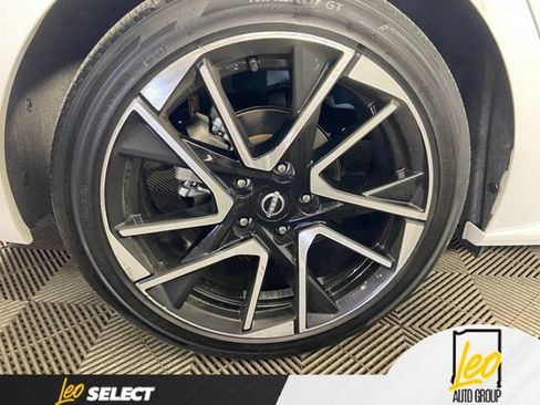 Used 2025 Nissan Sentra SR FWD image 23