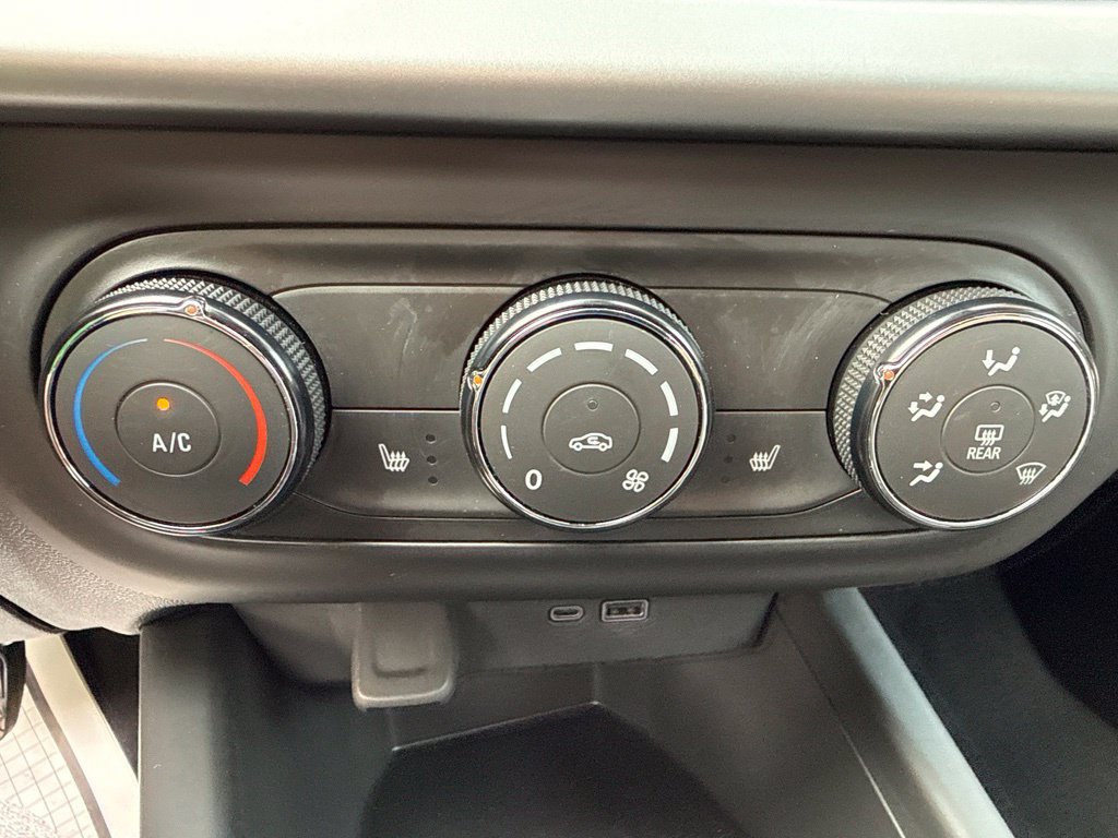 Used 2024 Chevrolet Trax RS FWD image 29