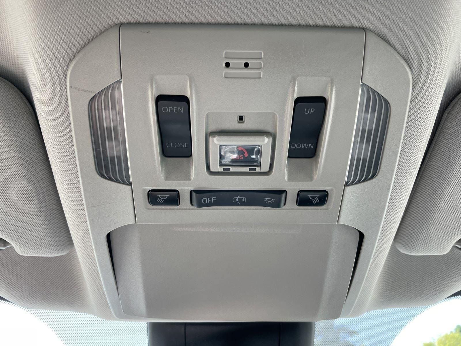 Used 2020 Toyota Highlander Limited FWD image 33