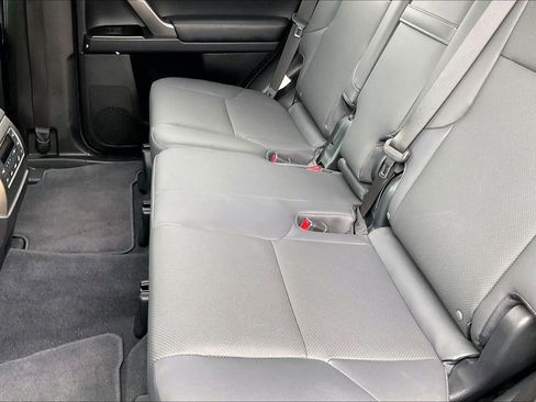 Used 2022 Lexus GX 460 Premium image 17