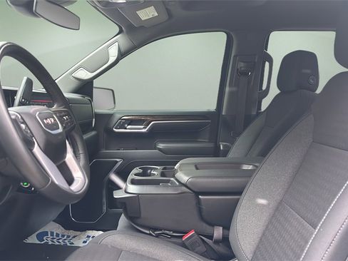 Used 2025 GMC Sierra 1500 Elevation image 13