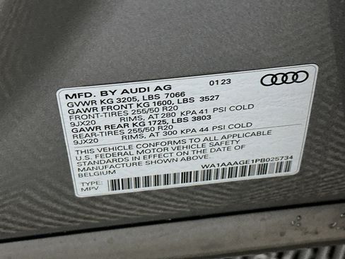 Used 2023 Audi e-tron Premium w/ Convenience Plus Package AWD/4WD image 12