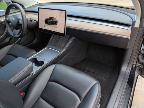 Used 2023 Tesla Model 3 Standard Range image 30