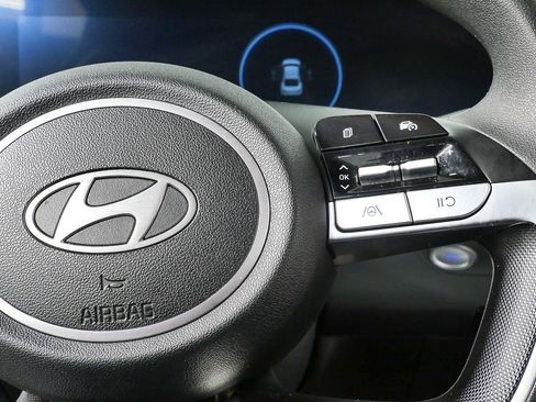 Used 2024 Hyundai Elantra SEL FWD image 11