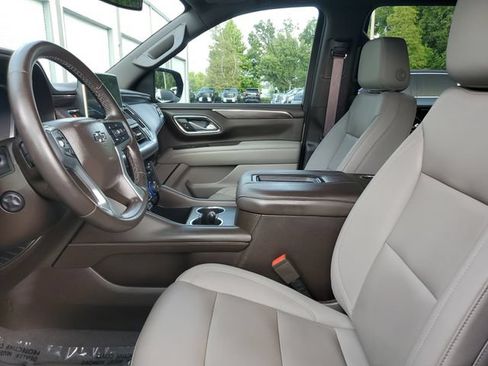 Used 2023 Chevrolet Suburban Z71 w/ Luxury Package AWD/4WD image 16