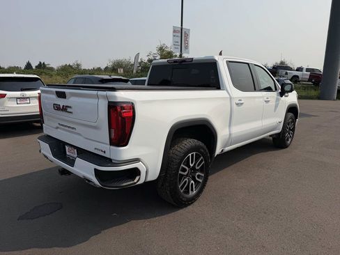 Used 2021 GMC Sierra 1500 AT4 w/ AT4 Value Package AWD/4WD image 8