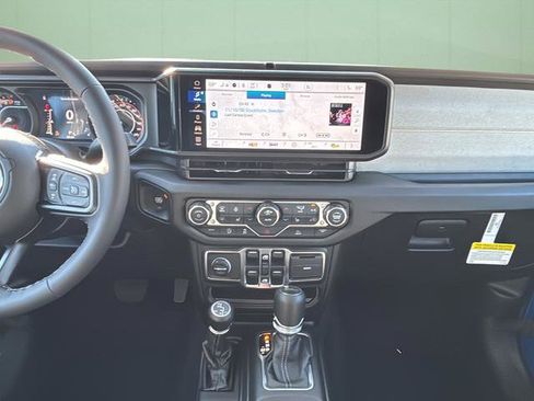 New 2026 Jeep Gladiator Sport image 22