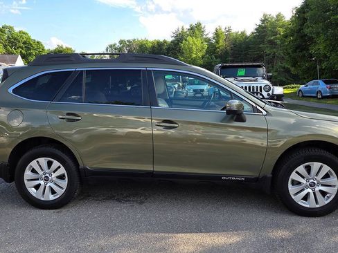 Used 2016 Subaru Outback 2.5i Premium AWD/4WD image 16