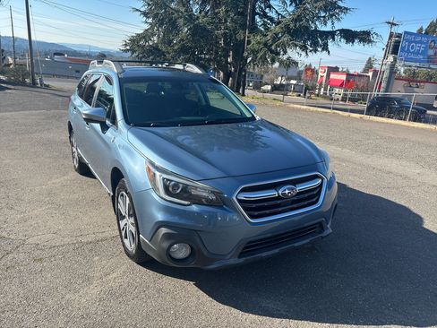 Used 2018 Subaru Outback 2.5i Limited w/ 50th Anniversary Edition image 4