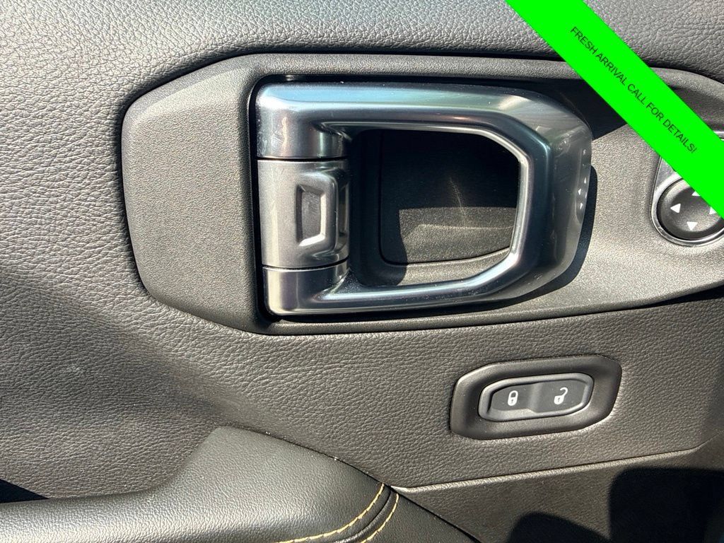 Used 2026 Jeep Wrangler Unlimited Sahara AWD/4WD image 47