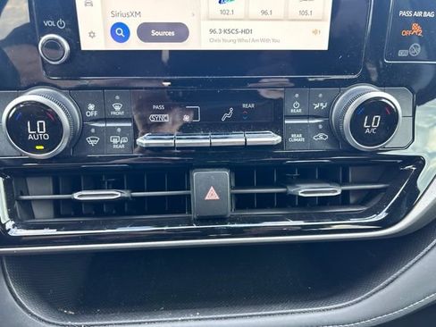 Certified 2024 Toyota Highlander LE FWD image 17