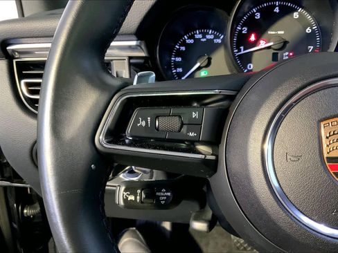 Used 2024 Porsche Macan image 27