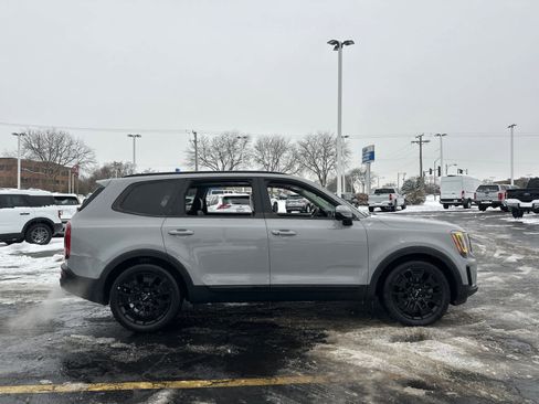Used 2022 Kia Telluride SX w/ Nightfall Edition Package image 9