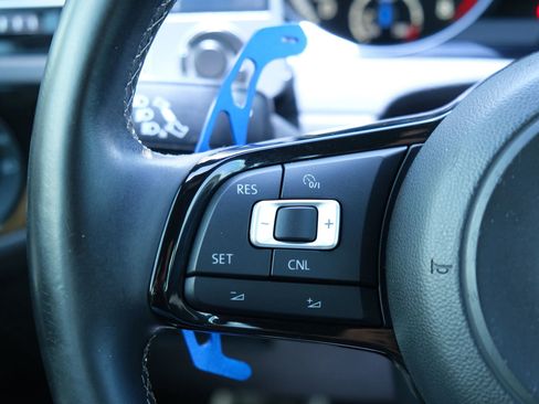 Used 2016 Volkswagen Golf R 4-Door image 40