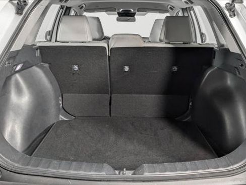 Used 2024 Toyota Corolla Cross L FWD image 11