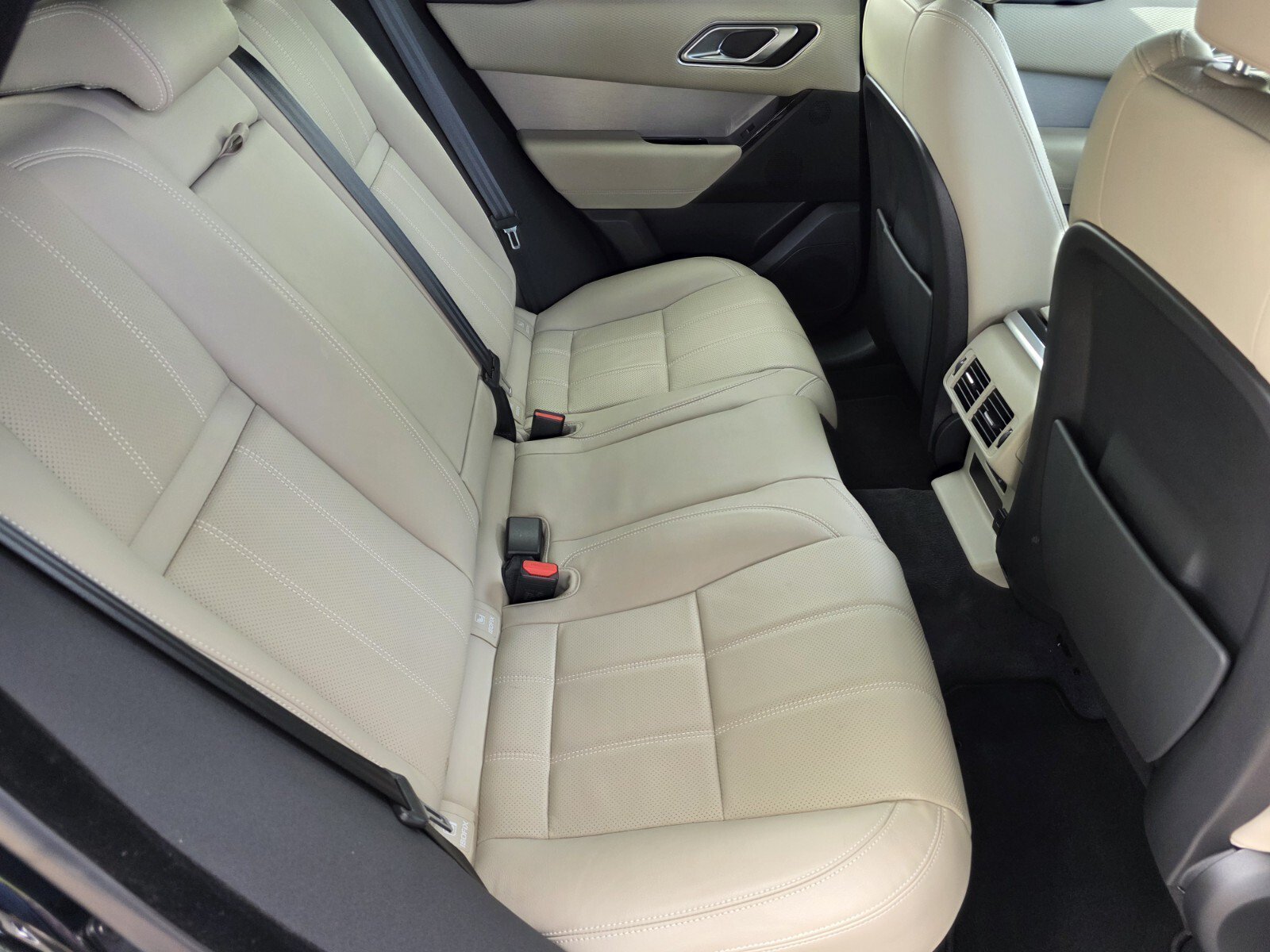 Certified 2023 Land Rover Range Rover Velar R-Dynamic S AWD/4WD image 5