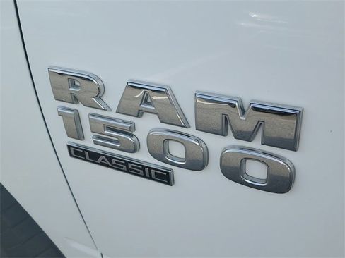 Used 2021 RAM 1500 Classic SLT image 7