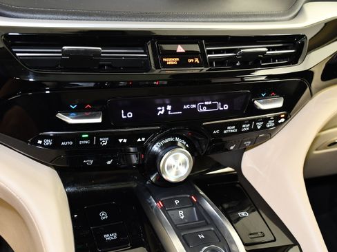 Certified 2024 Acura MDX SH-AWD w/ Technology Package image 28