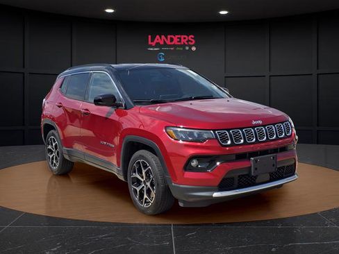 Used 2025 Jeep Compass Limited AWD/4WD image 3