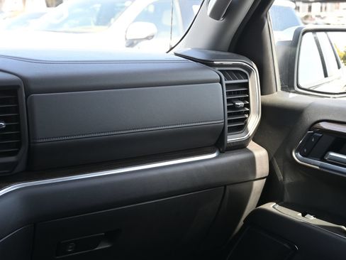 Used 2024 Chevrolet Silverado 1500 LT AWD/4WD image 8