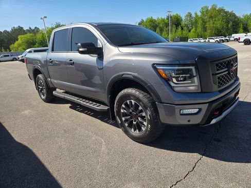 Used 2023 Nissan Titan PRO-4X w/ Pro-4x Convenience Package image 2