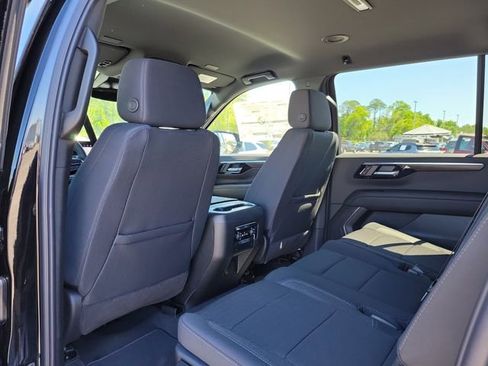 New 2026 Chevrolet Suburban LS w/ LS Custom Edition RWD image 8