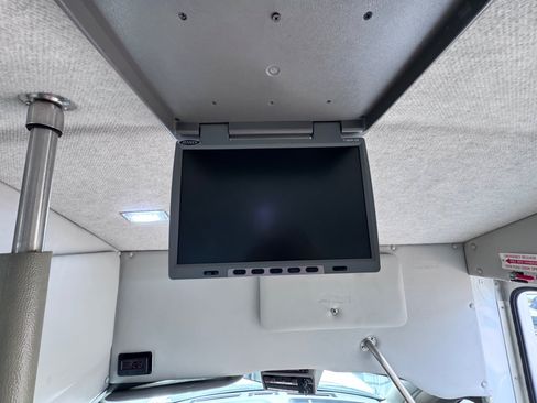 Used 2016 Ford E-450 and Econoline 450 Super Duty w/ Shuttle Bus Prep Package RWD image 17