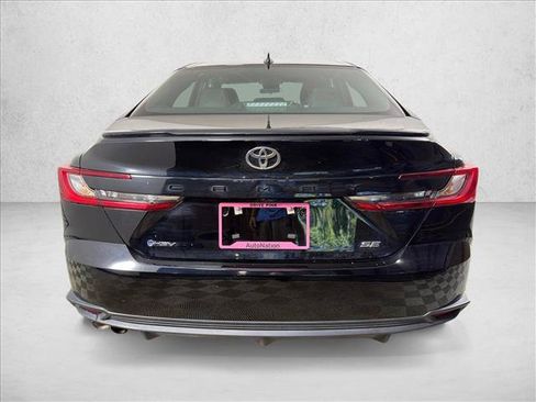 Used 2025 Toyota Camry SE FWD image 4