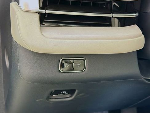 New 2026 Lincoln Navigator Reserve AWD/4WD image 11