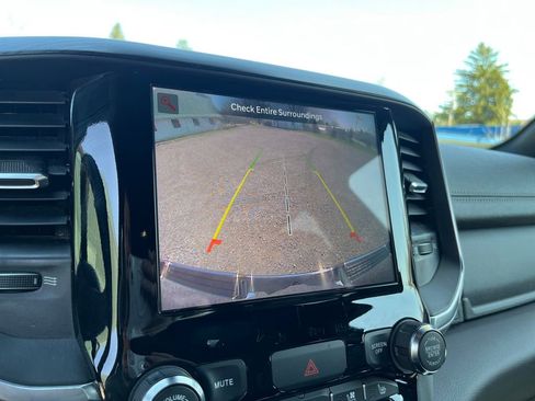 Used 2024 RAM 1500 Laramie AWD/4WD image 24