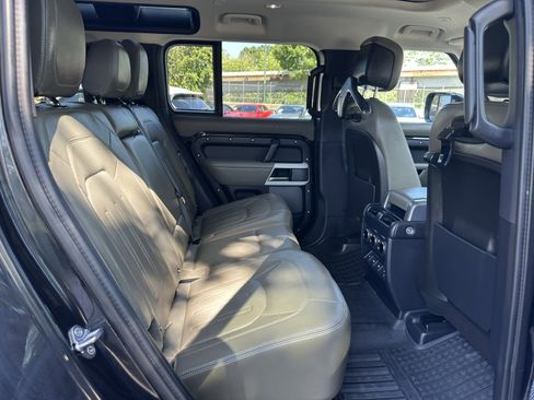 Used 2020 Land Rover Defender 110 HSE AWD/4WD image 22