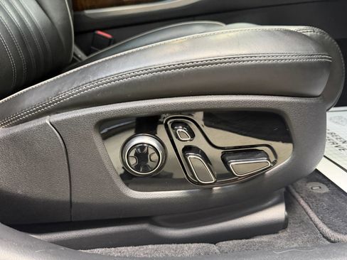 Used 2018 Genesis G90 3.3T Premium RWD image 52