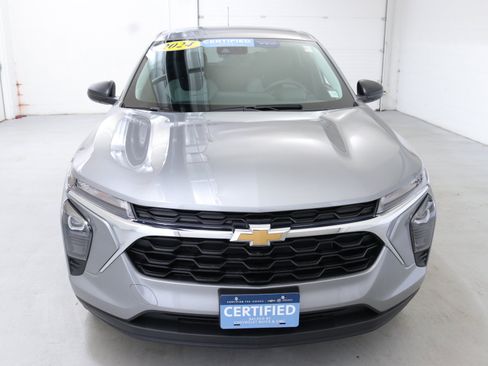 Certified 2024 Chevrolet Trax LS image 2