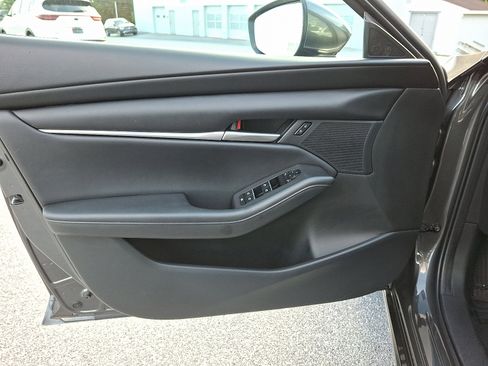 Used 2023 MAZDA MAZDA3 s image 13