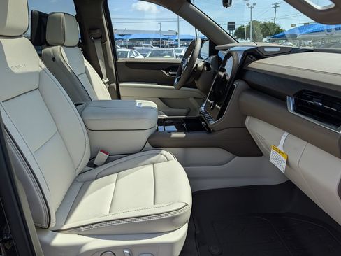 New 2026 GMC Yukon Denali w/ Denali Reserve Package AWD/4WD image 35