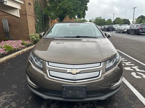 Used 2014 Chevrolet Volt Premium w/ Premium Trim Package FWD image 2