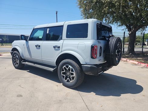 New 2026 Ford Bronco Outer Banks AWD/4WD image 3