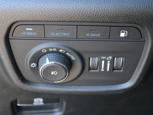 Used 2022 Jeep Grand Cherokee Limited 4xe w/ Luxury Tech Group II image 13