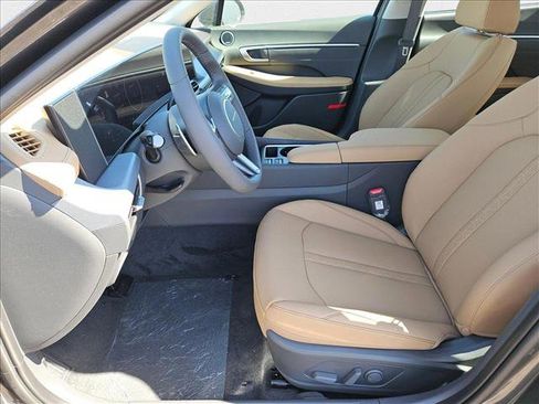 New 2025 Hyundai Sonata Limited image 4