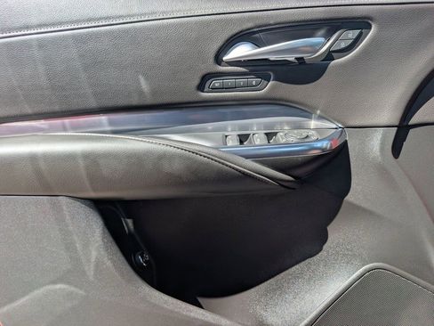 Certified 2025 Cadillac XT4 Premium Luxury AWD/4WD image 18