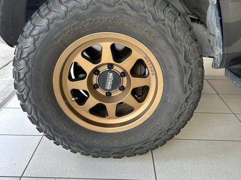 Used 2019 Toyota 4Runner TRD Off-Road AWD/4WD image 3