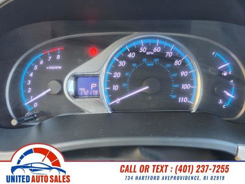 Used 2013 Toyota Sienna XLE image 28
