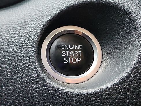 Used 2023 Toyota Corolla Cross LE FWD image 9