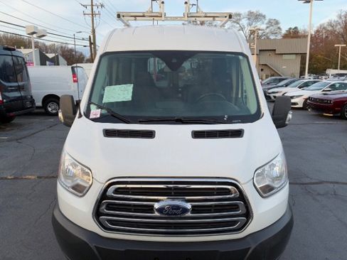 Used 2018 Ford Transit 150 XLT image 5