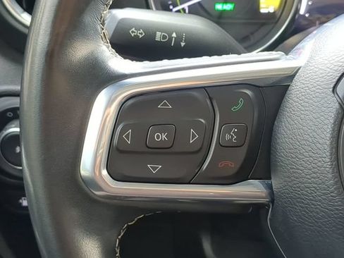Used 2022 Jeep Wrangler Unlimited Sahara AWD/4WD image 27
