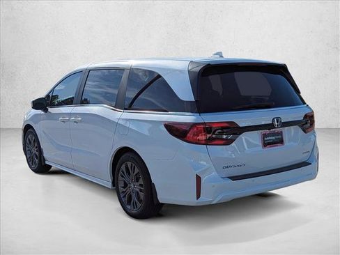 New 2026 Honda Odyssey Touring image 7
