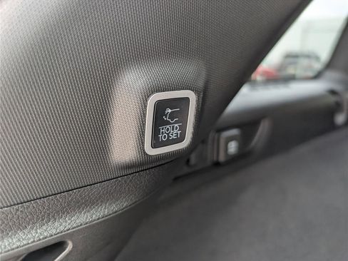 Used 2023 Jeep Grand Cherokee Summit AWD/4WD image 15