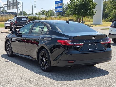 Used 2025 Toyota Camry LE w/ Convenience Package FWD image 4