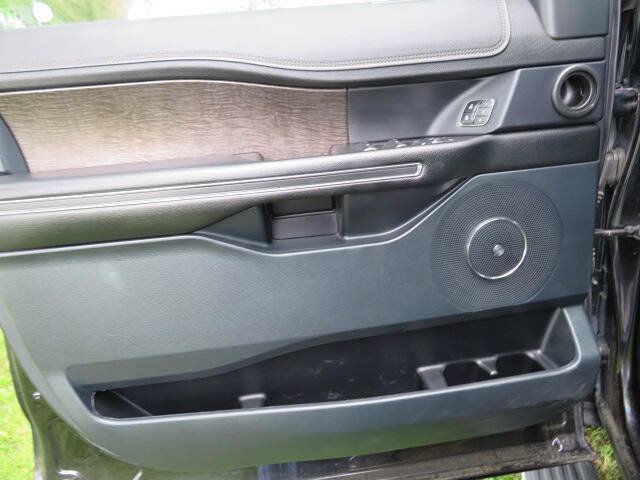Used 2021 Ford Expedition Max Limited AWD/4WD image 19