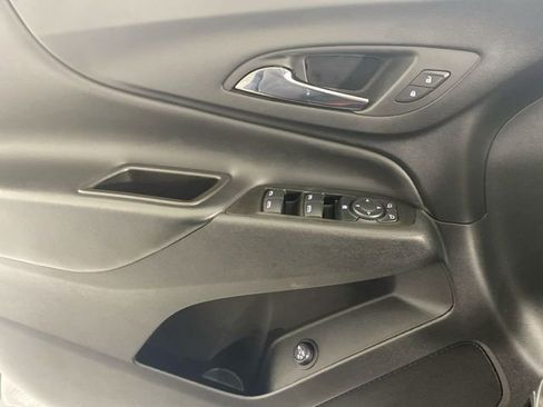 Used 2023 Chevrolet Equinox LT FWD image 26